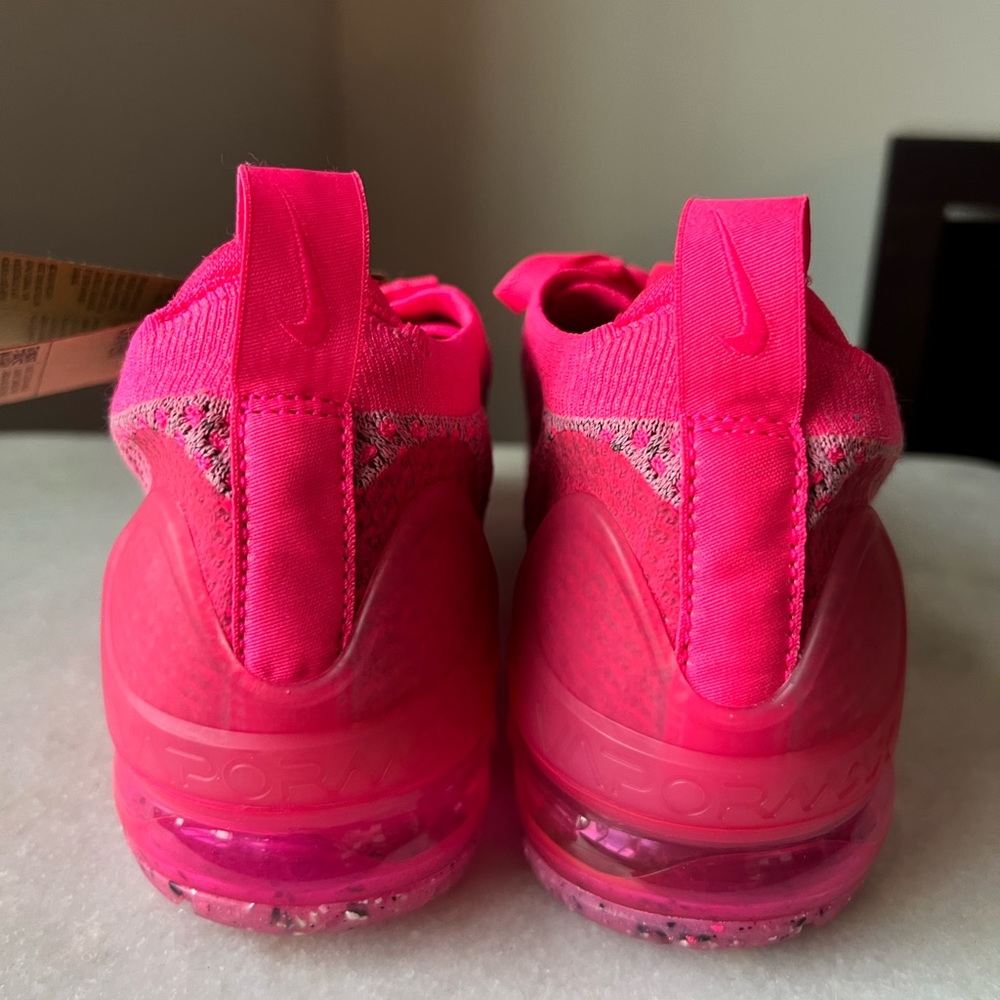 NWT- Nike Air VaporMax 2021 FK "Pink Blast/Hyper Pink" Women's Shoe - Picture 8 of 9